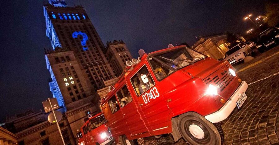 Warsaw: Evening History and Pubs Tour by Retro Minibus - From Grzybowski Square to the Pavilions bar cluster