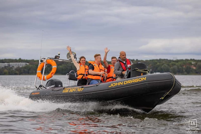 Warsaw: Explore the Vistula on Its Longest Speedboat Route - The Thrill Section: Sharp Turns, Waves, and Two Speed Moments