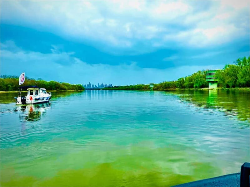 Warsaw: Explore the Vistula on Its Longest Speedboat Route - Starting at JD Port Czerniakowski and Getting Set for a 60-Minute Blast