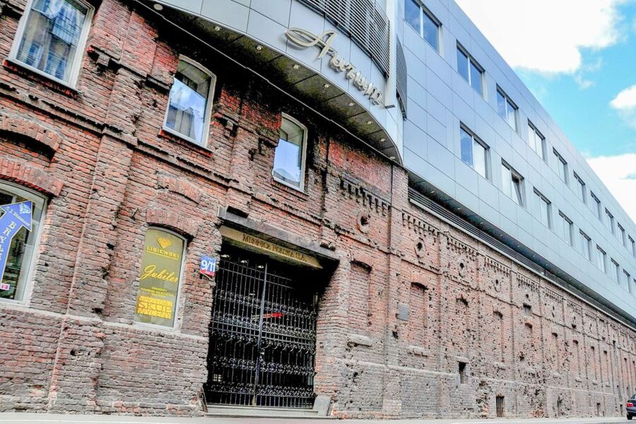 Warsaw: Ghetto, Jewish Cemetery & POLIN Museum Private Tour - Monument to the Ghetto Heroes, and the uprising that changed the world’s view