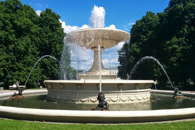 Warsaw Highlights by Bike with Breathtaking Sceneries - Meet-Up at Wygodny Rower, Smolna, and What the Group Dynamic Feels Like