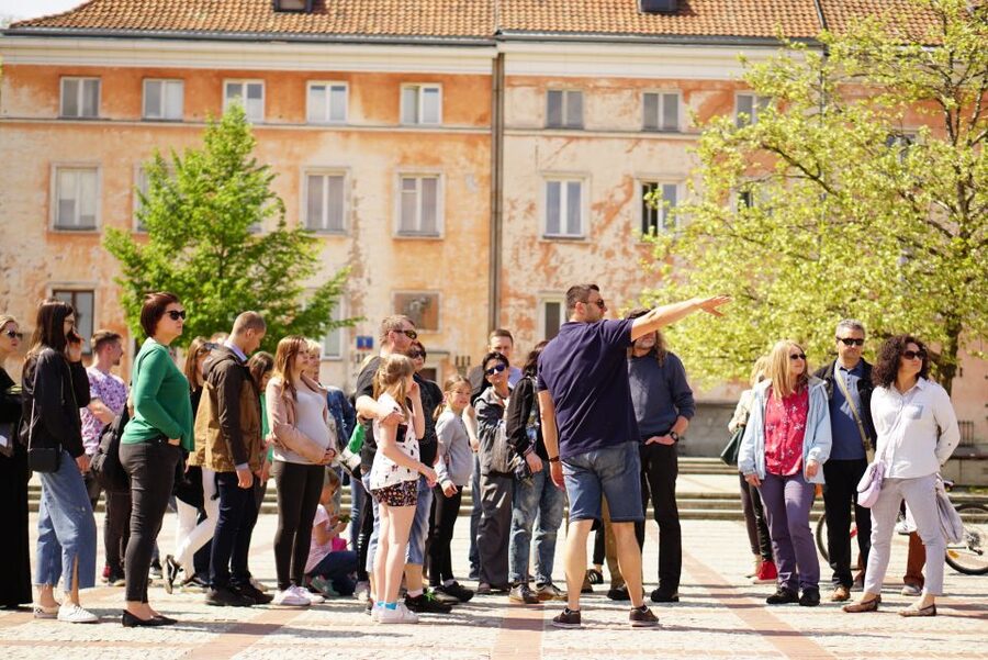 Warsaw: Highlights Guided Retro Bus Tour - The Retro Jelcz Cucumber Ride: More Than a Photo Op