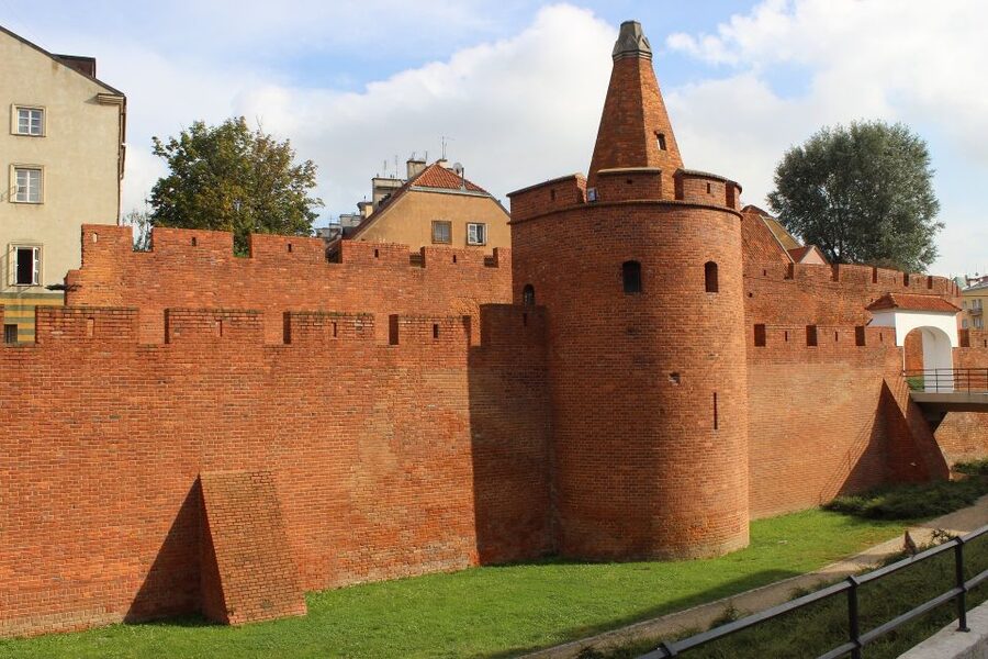 Warsaw: Highlights of Old & New Town Private Guided Tour - Old Town and New Town, with the Rebuild Story in Every Corner