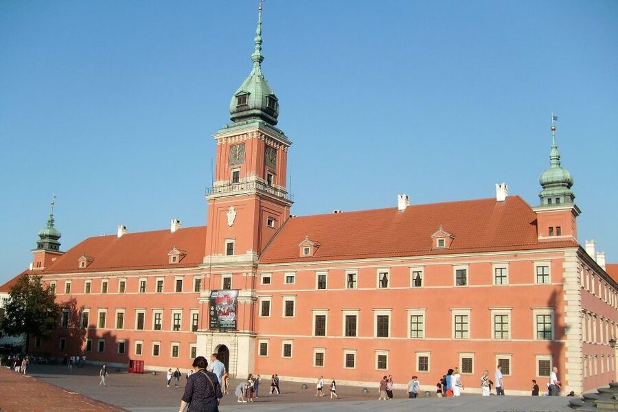 Warsaw: Highlights of Old & New Town Private Guided Tour - University of Warsaw Campus, Where the Capital Thinks