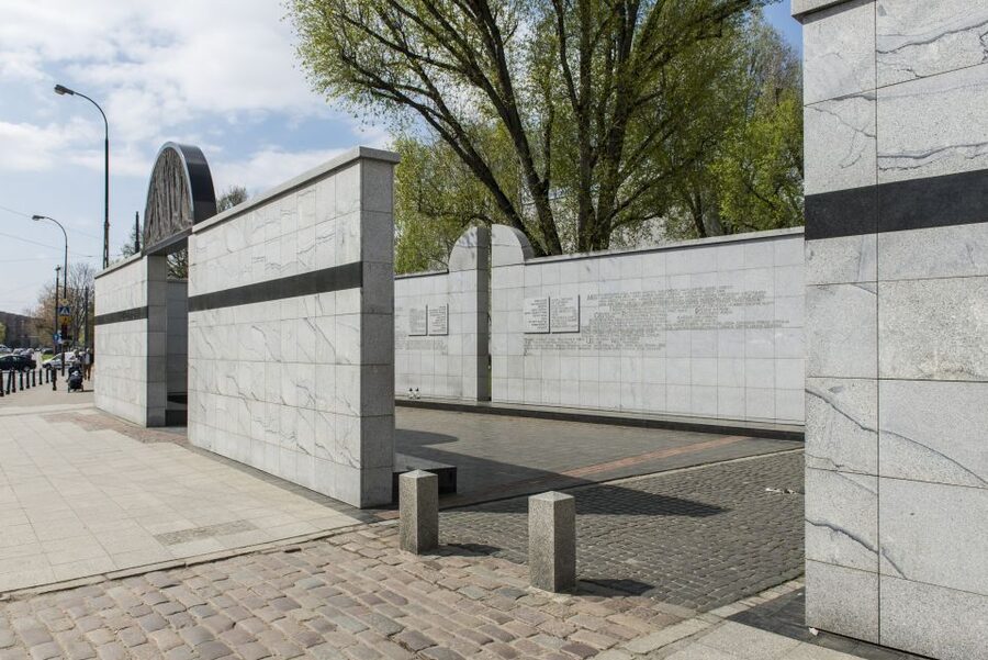 Warsaw: Jewish Heritage 4-Hour Private Tour - Okopowa Street: the Jewish Cemetery, Korczak, and Nożyk Synagogue