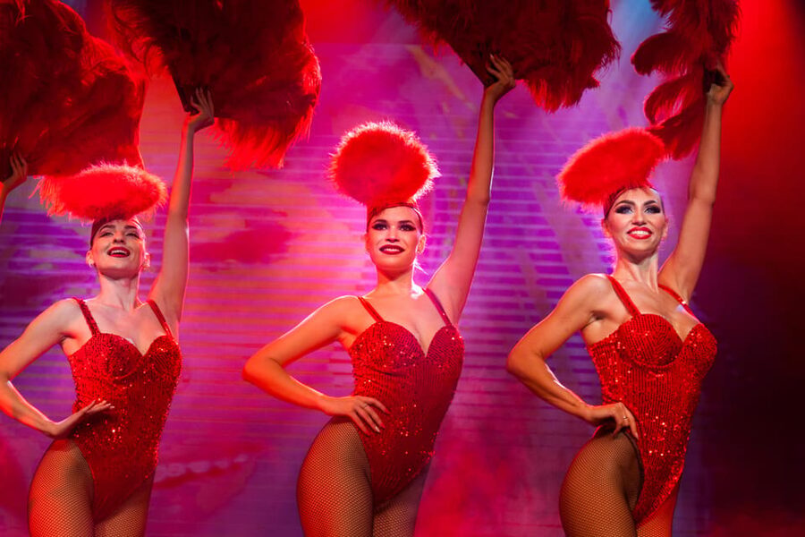 Warsaw: Live Show at Sabat Theatre - The Dinner Experience: Table Seating, Meal Options, and What You Pay For