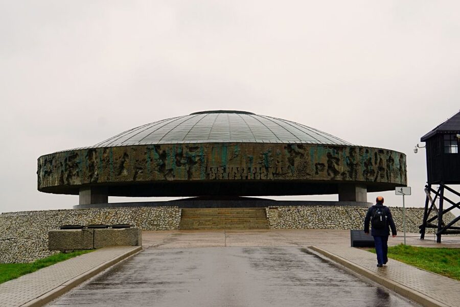 Warsaw: Majdanek Concentration Camp & Lublin Guided Day Tour - Guide Quality Makes or Breaks a Visit Like This