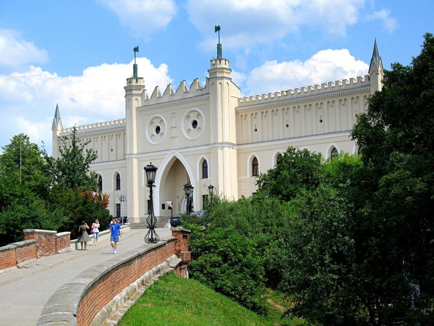 Warsaw: Majdanek Concentration Camp & Lublin Guided Day Tour - What You’ll Do in Lublin’s Old Town (and What to Watch For)