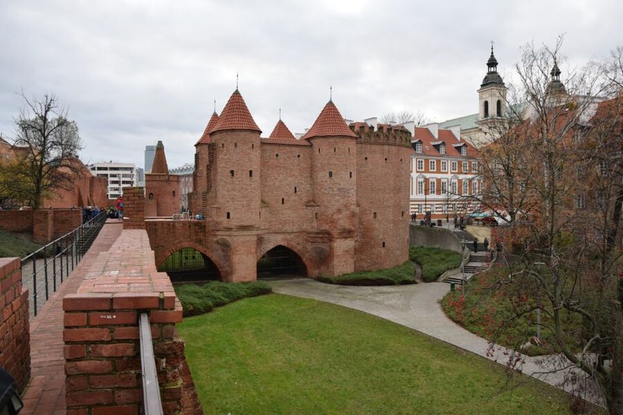 Warsaw: Old Town Guided Walking Tour - From Castle Square to the Old Town, why this start matters