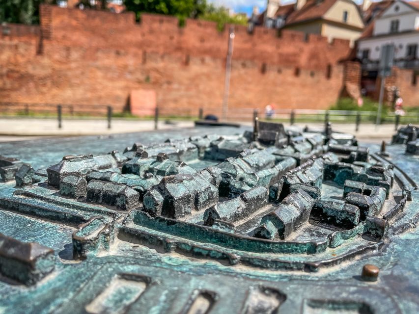 Warsaw: Old Town Highlights Walking Tour in English - The Presidential Palace and Warsaw University Buildings