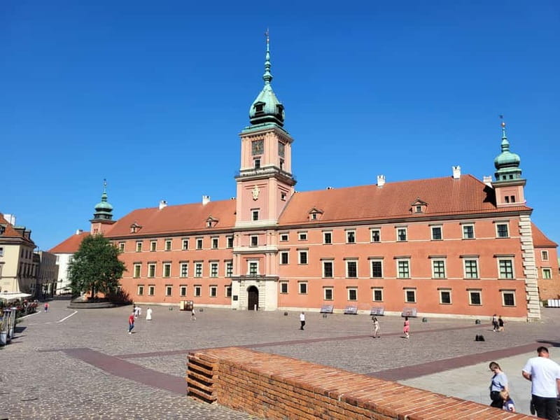 Warsaw Old Town UNESCO HERITAGE walking tour in English - Getting oriented at Sigismund’s Column, then walking Warsaw’s layers