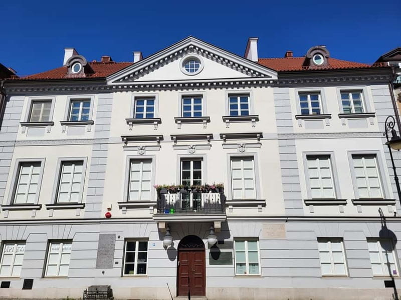 Warsaw Old Town UNESCO HERITAGE walking tour in English - Finishing near Rynek Nowego Miasta: New Town perspective