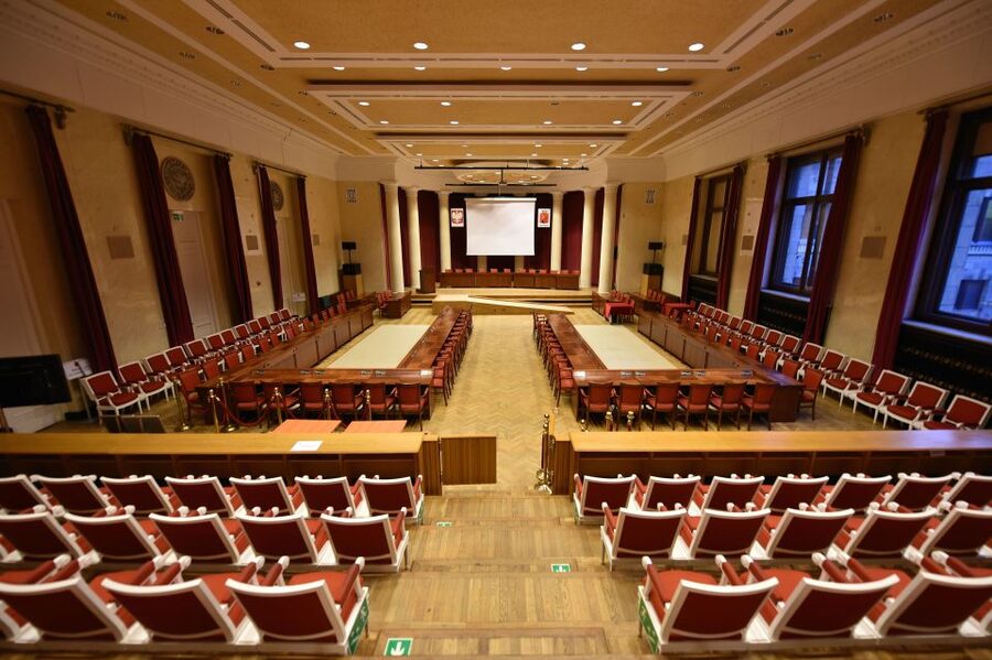 Warsaw: Palace of Culture & Warsaw City Center Private Tour - Who should book this tour, and who might not love it