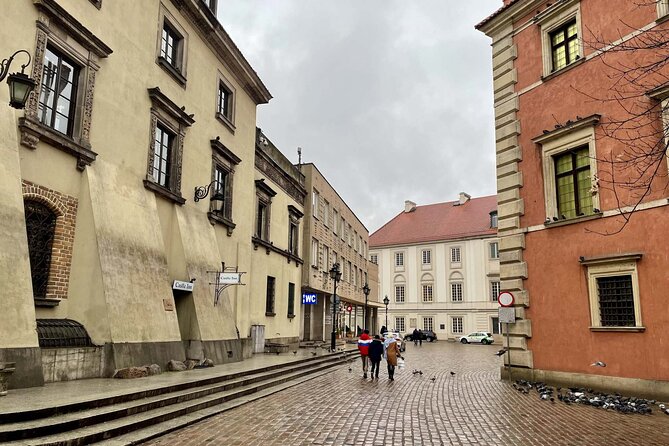 Warsaw's Old Town A Self-Guided Audio Tour - Start at Sigismund’s Column and get your bearings fast