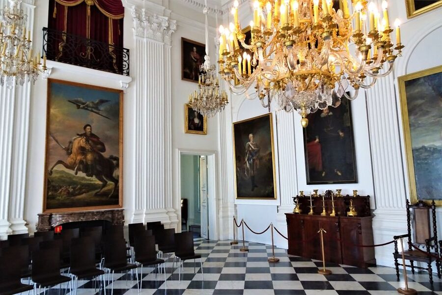 Warsaw: Skip-the-Line Wilanow Palace & Gardens Private Tour - The gardens: French Baroque planning and the Rosarium