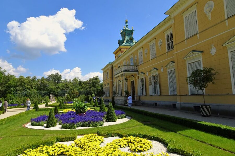 Warsaw: Skip-the-Line Wilanow Palace & Gardens Private Tour - Warsaw pickup in the 3-hour option: when it’s worth the extra time