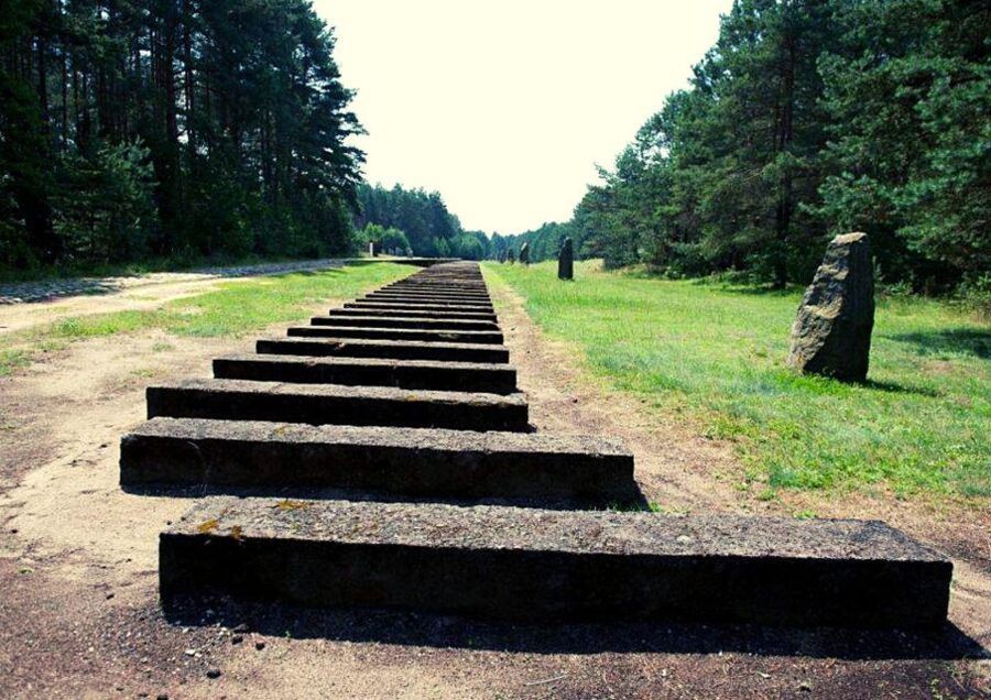 Warsaw: Small-Group Tour to Treblinka Extermination Camp - Lunch on the way back, keeping the day manageable