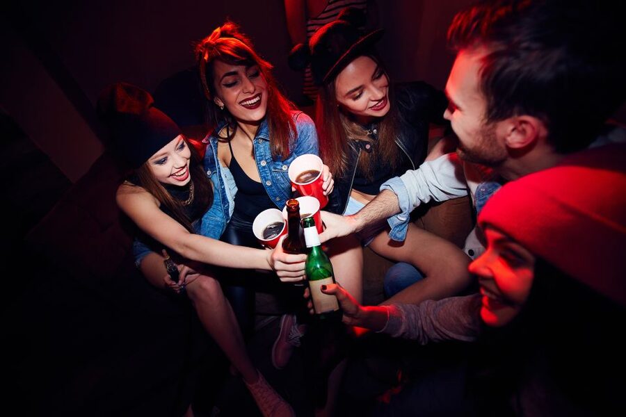 Warsaw: The Original Pub Crawl - The 4-hour flow, how the night stays organized