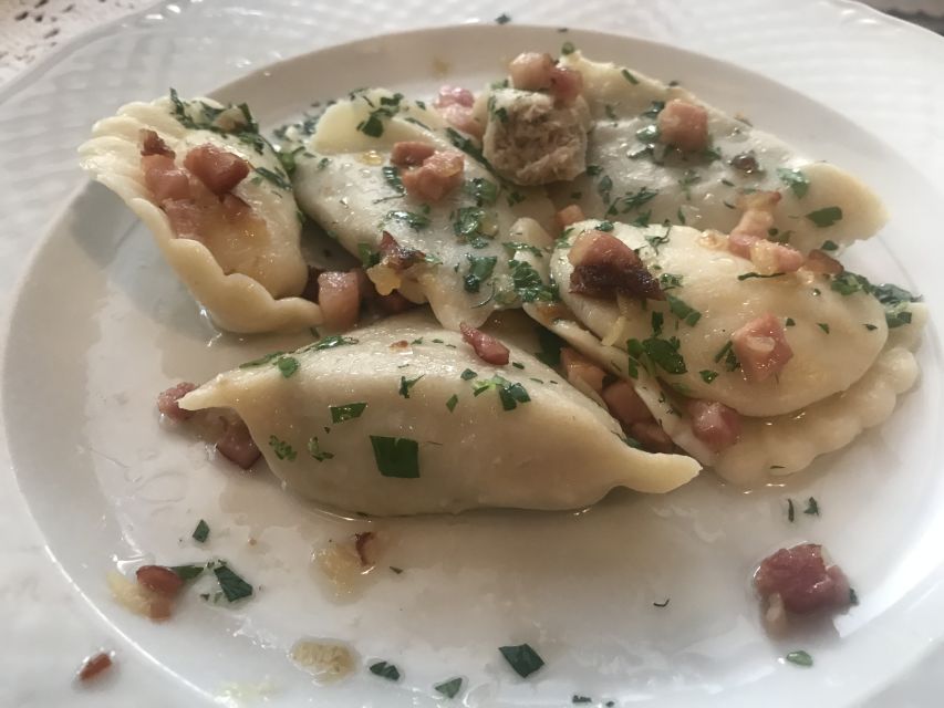 Warsaw: Traditional Food Tour with Old Town Sightseeing - Where the tour starts near St. Anne’s Church
