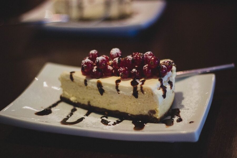 Warsaw: Traditional Food Tour with Old Town Sightseeing - The patisserie finale: coffee and two dessert tastes