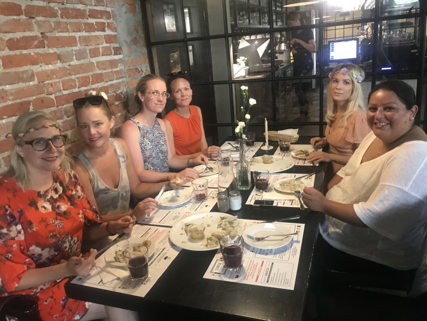 Warsaw: Traditional Food Tour with Old Town Sightseeing - How many dishes you really get, and why timing can feel tricky
