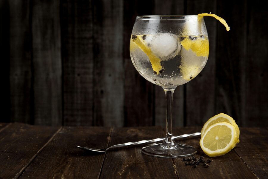 Warsaw: Vodka Tour - The guide factor, why names like Batka and Cesar matter