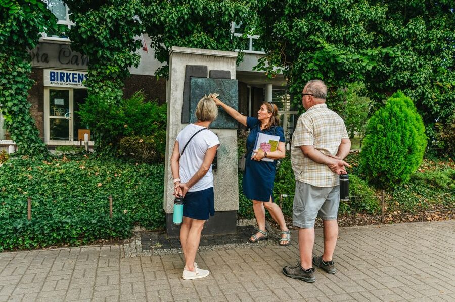 Warsaw: Warsaw Ghetto Private Walking Tour with Hotel Pickup - The Walk Through Remaining Ghetto Space: Walls, the Last Street, and Built-in Absence