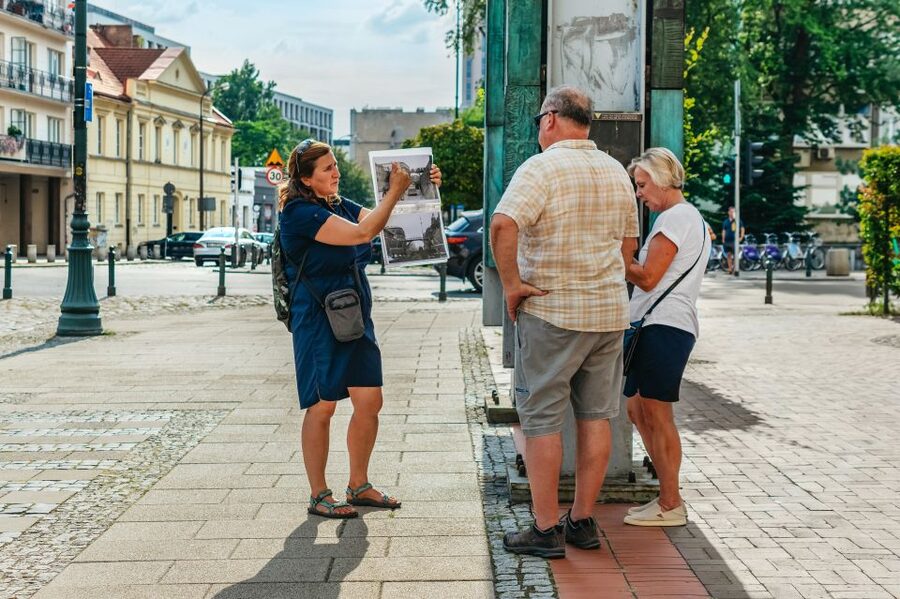Warsaw: Warsaw Ghetto Private Walking Tour with Hotel Pickup - The 1943 Warsaw Ghetto Uprising: Why Arms Appeared in the Story