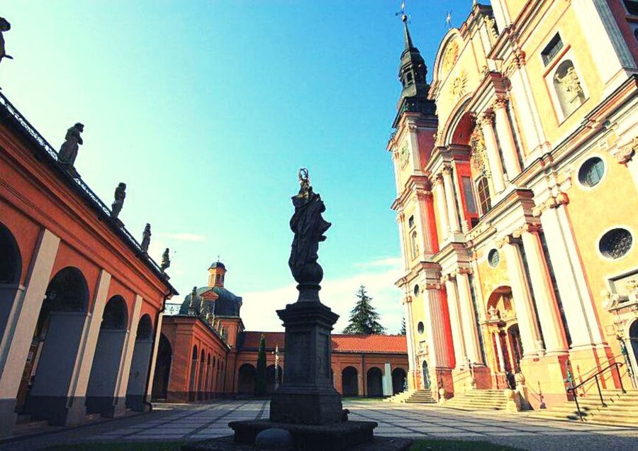 Warsaw: Wolf's Lair & Swieta Lipka Small-Group Tour + Lunch - Price and value: what you’re paying for at $370 per person