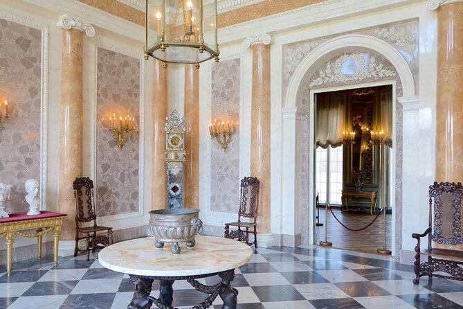Wilanów Royal Palace + Polish Vodka Museum: SMALL GROUP /inc. Pick-up/ - Pickup in Warsaw, then straight to Wilanow Palace
