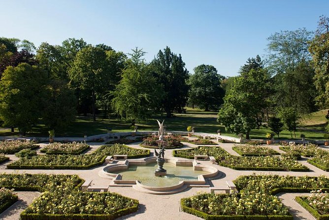 Wilanow Royal Palace : SMALL GROUP /inc. Pick-up/ - Pace, Crowd Control, and Why Strict Rooms Can Affect Your Mood
