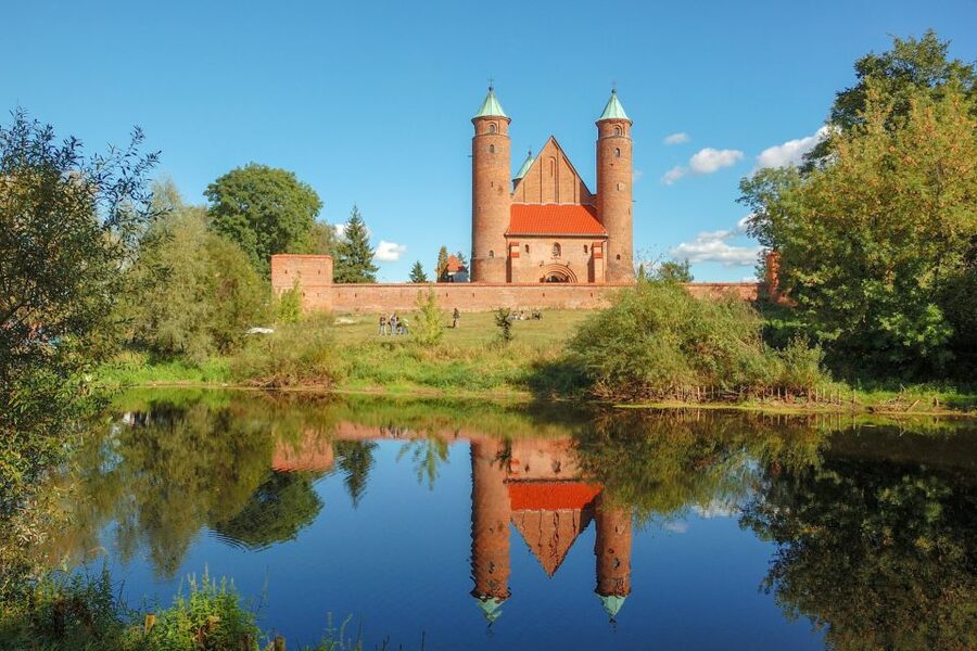 Zelazowa Wola: Frederic Chopin Half-Day Private Tour - Hotel Pickup, Private Transportation, and the Value of a Live Guide